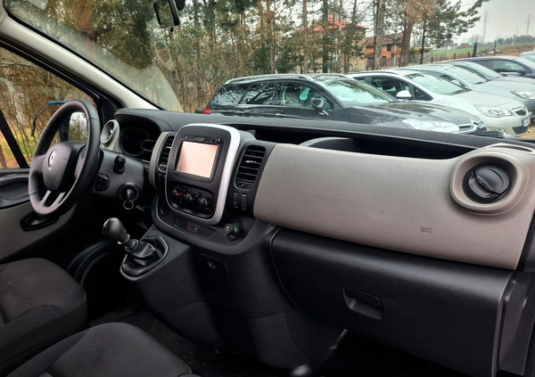 Renault Trafic cena 62999 przebieg: 235263, rok produkcji 2015 z Ogrodzieniec małe 466